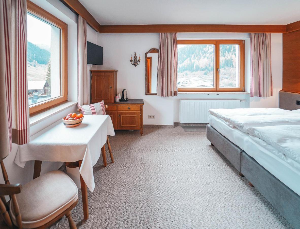 Hotel Garni Almjur Sankt Anton am Arlberg Exterior photo